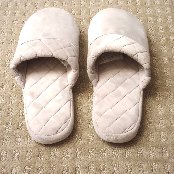 Barefoot Dreams Luxe Chic Slippers  New - Picture 2 of 8